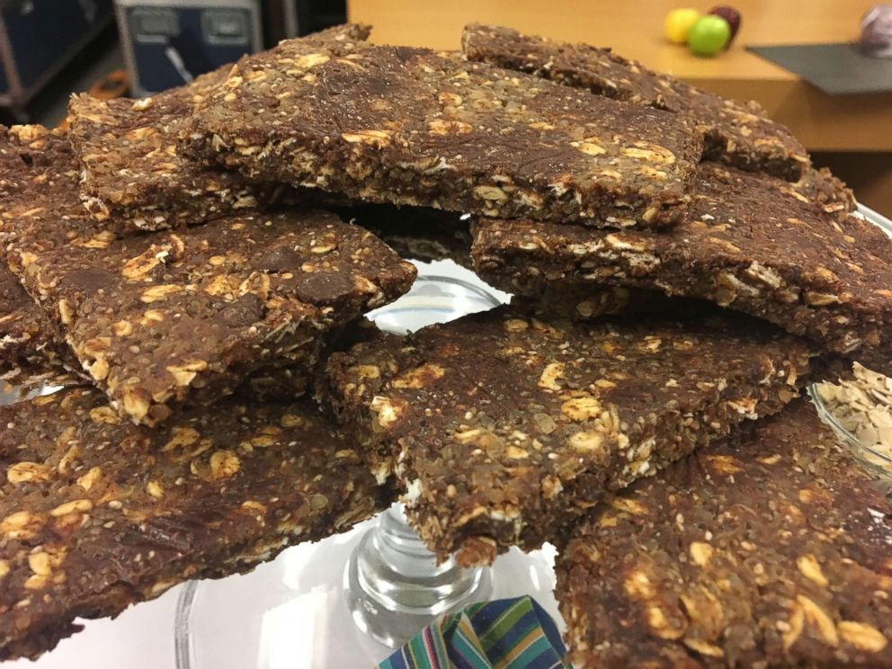 PHOTO: Registered dietitian and nutritionist Maya Feller shared tips on GMA on how to save time -- and money -- by preparing healthy breakfasts the night before.