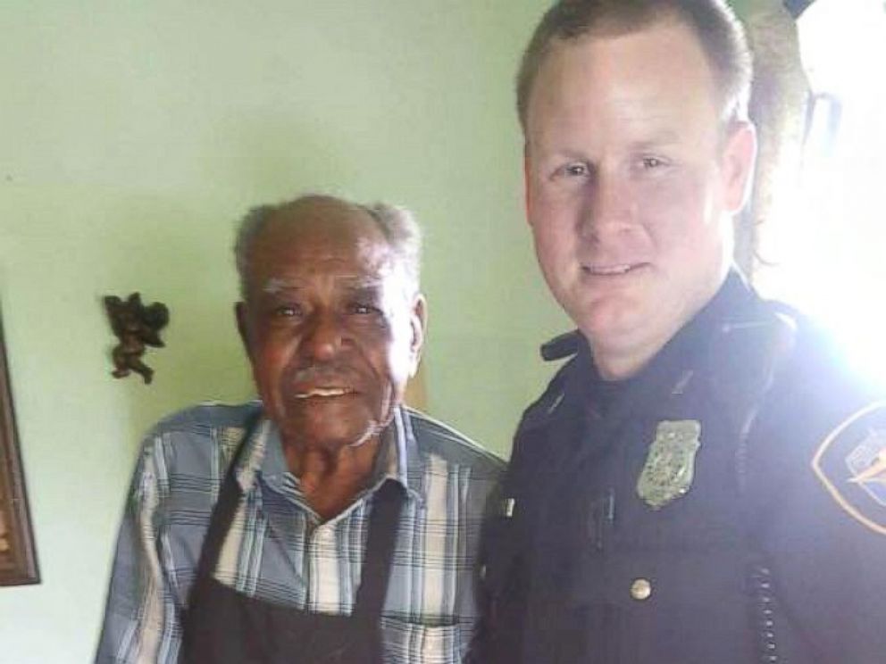 PHOTO: Officer Christopher Weir, 31 and Julius Hatley, 95, are seen here on June 8, 2017, after the Forth Worth Police Department answered a call from Hatley who dialed 9-1-1 when his air conditioning broke inside his home.