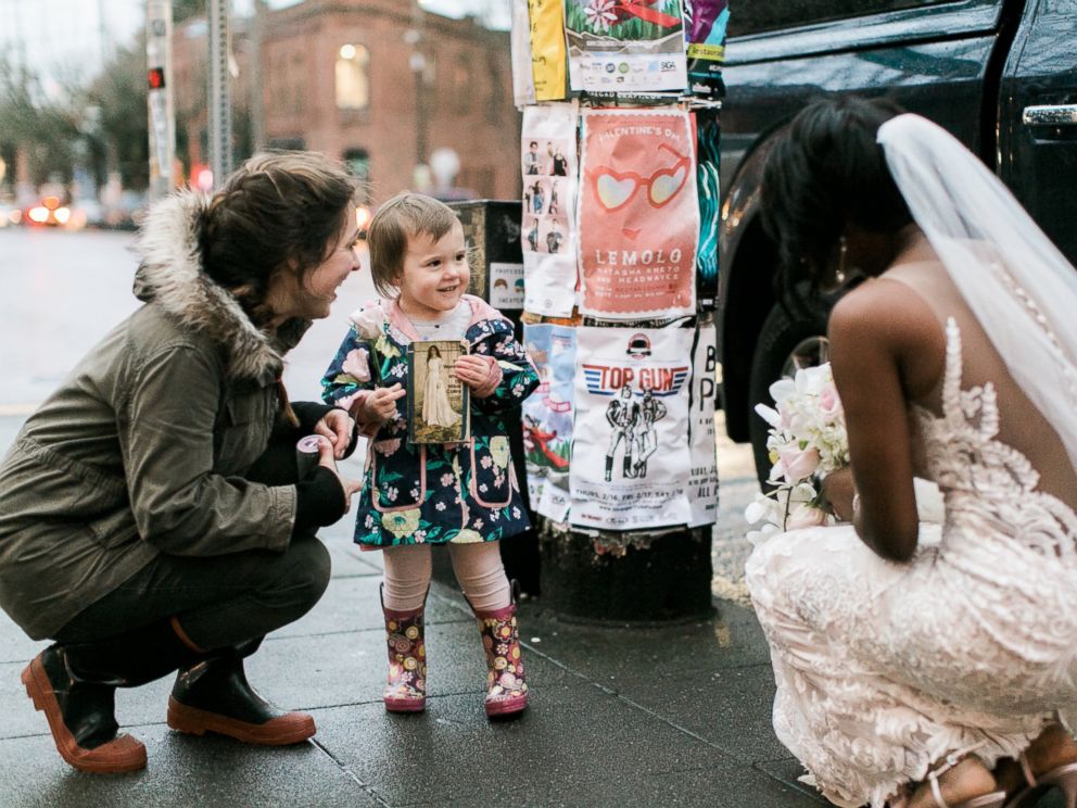 PHOTO: A little girl thought this bride, Shandace Robertson, was the real-life princess from the cover of her favorite book.