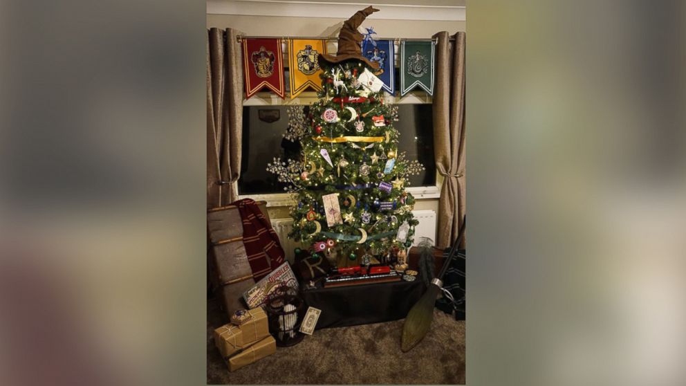 British Woman Creates &#039;Harry Potter&#039;-Themed Christmas Tree - ABC News