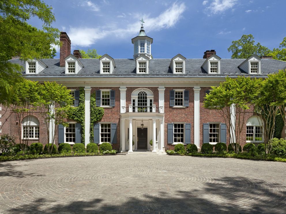 PHOTO: An outdoor look at Jacqueline Kennedy Onassis childhood home in McLean, Virginia, on the market for $49.5 million.