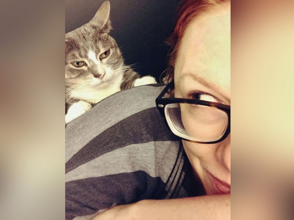 PHOTO: Mary Irwins ad for her lost cat warns her Charlotte, North Carolina, neighbors that her pet is kind of a jerk.