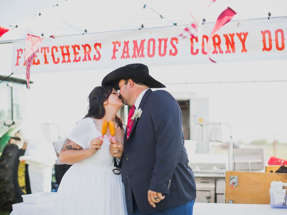 PHOTO: Evan and Melissa Tate, of Rockwall, Texas, threw an elaborate state fair-themed wedding on their familys 700-acre farm.