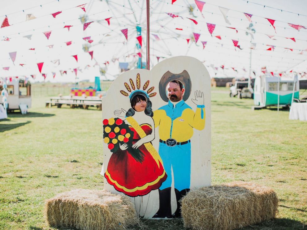PHOTO: Evan and Melissa Tate, of Rockwall, Texas, threw an elaborate state fair-themed wedding on their familys 700-acre farm.