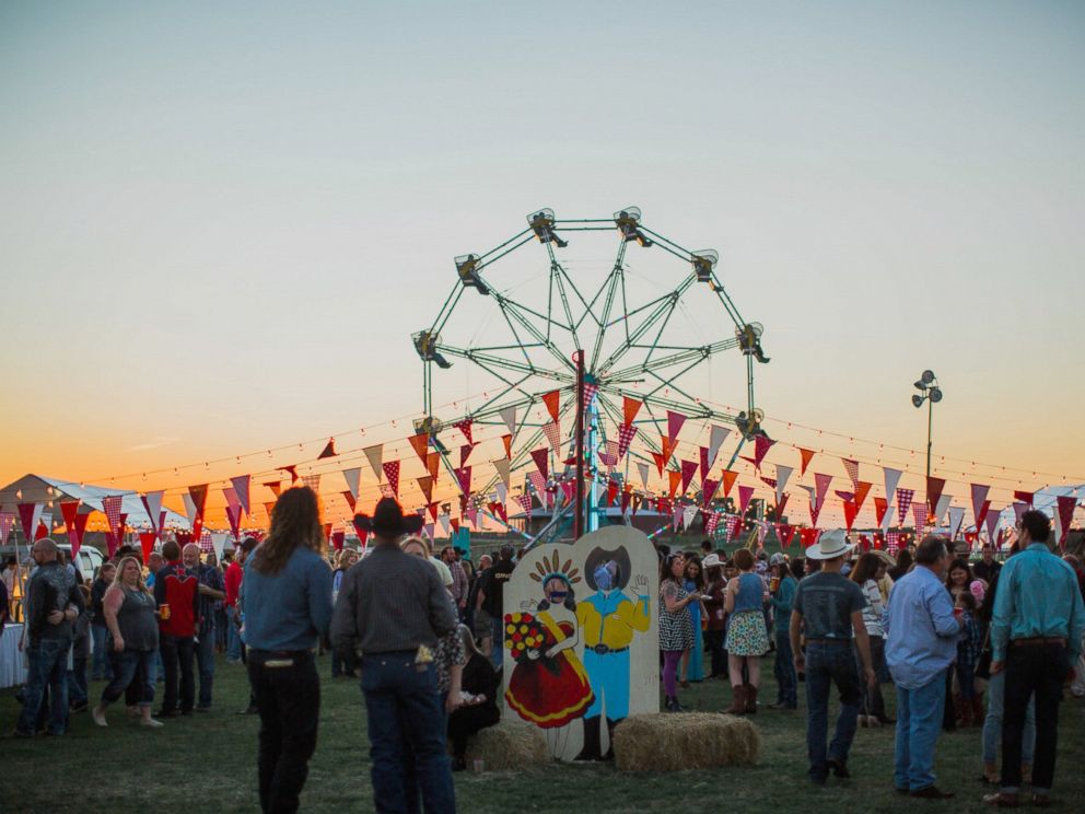 PHOTO: Evan and Melissa Tate, of Rockwall, Texas, threw an elaborate state fair-themed wedding on their familys 700-acre farm.