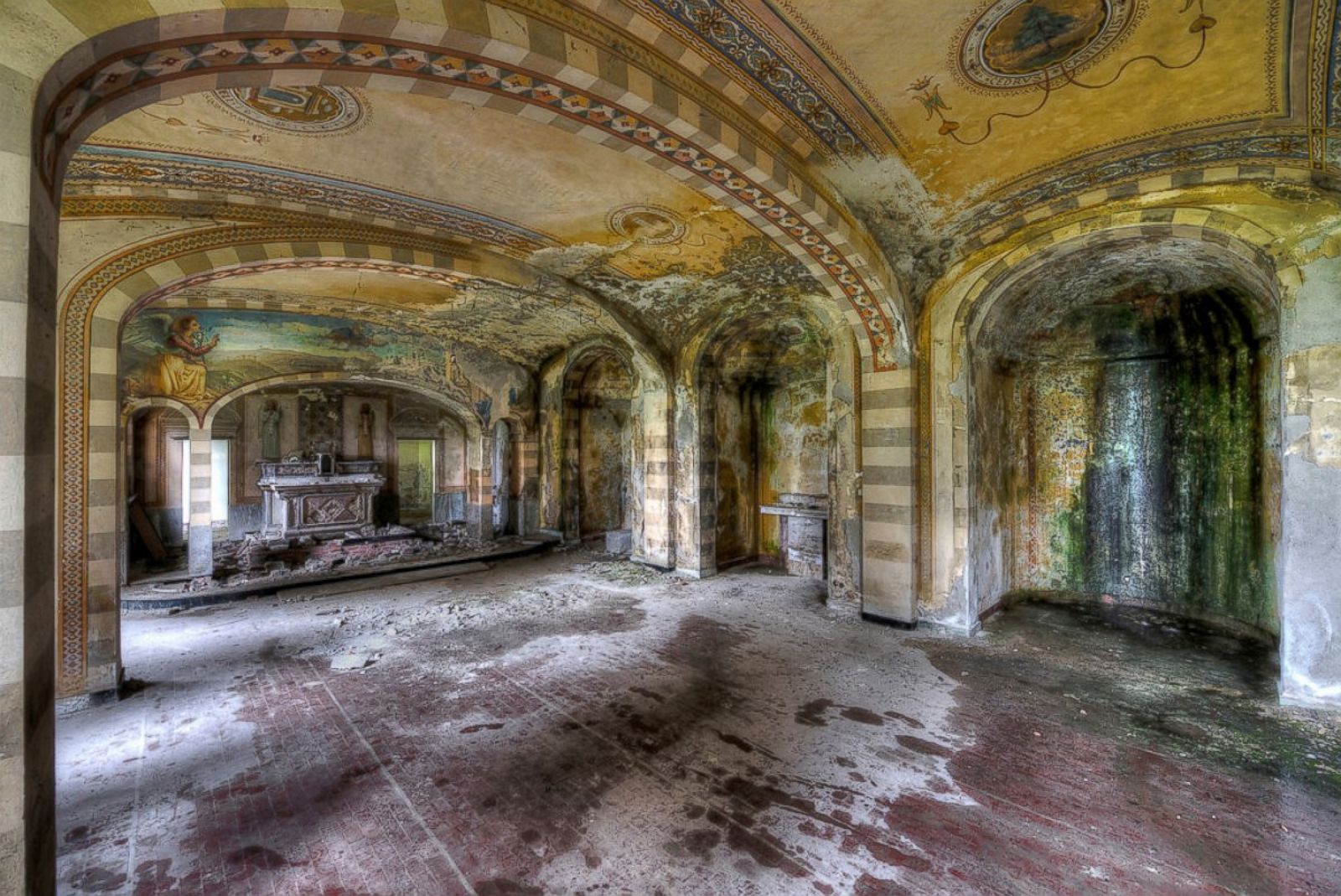 images-of-these-abandoned-places-will-give-you-chills-photos-image-5