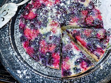 PHOTO: Ali Larters Triple Berry Upside Down Cake