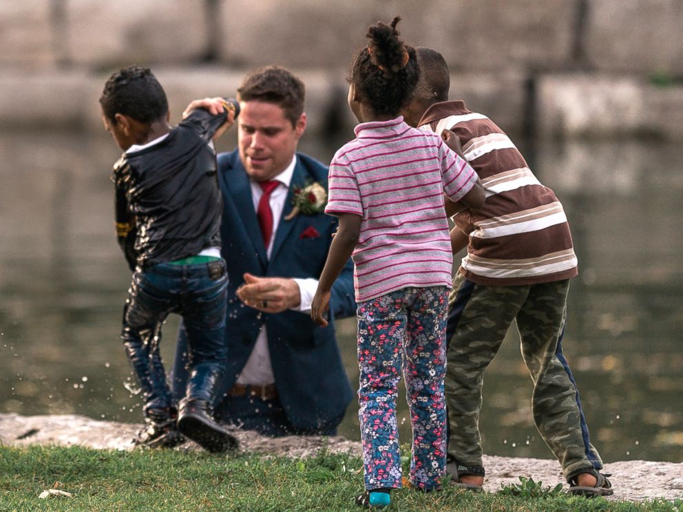 Groom turns hero when child gets pushed in river Groom turns hero when child gets pushed in river