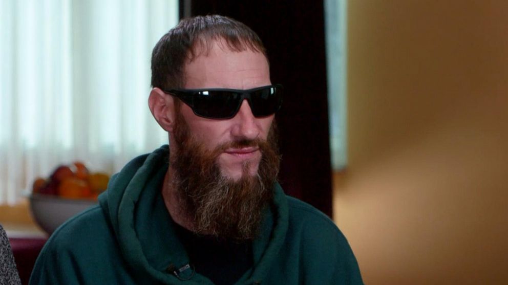 Homeless man who helped stranded woman buys home after nearly $400K raised