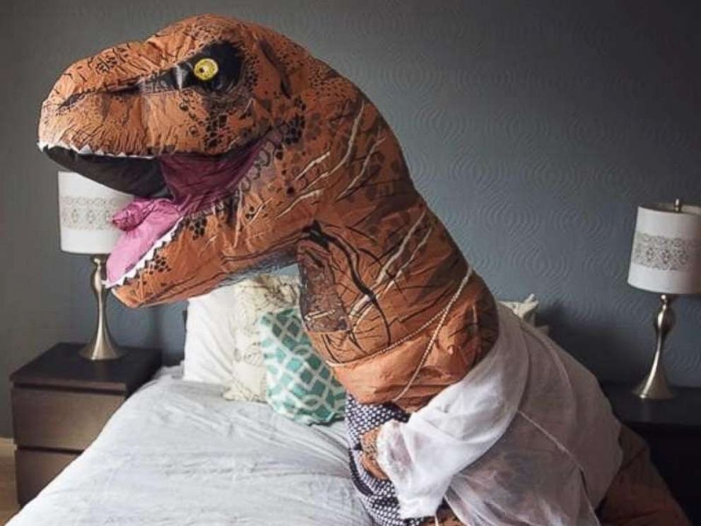 Bride Does Boudoir Photo Shoot In A T Rex Costume And The Results Are Hilarious Abc News