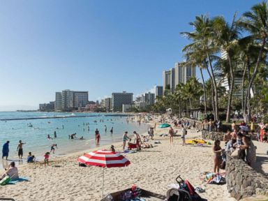 8 of the most crowded US beaches and where to go instead