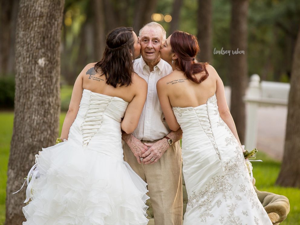 PHOTO: Twin sisters Sarah and Becca Duncan took wedding photos with their ailing dad Scott long before theyre set to walk down the aisle.