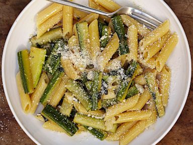 PHOTO: Penne with zucchini and mint