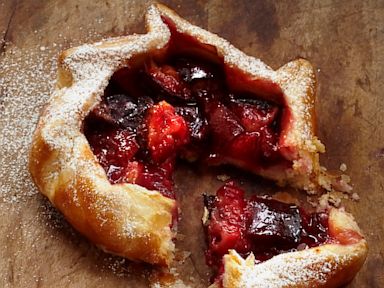 PHOTO: Summer fruit crostata