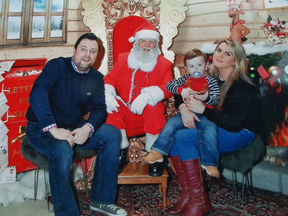 PHOTO: Barry Clarke of Dublin enlisted Santas help to propose to his longtime girlfriend, Suzanne Kellett, Dec. 14, 2017.