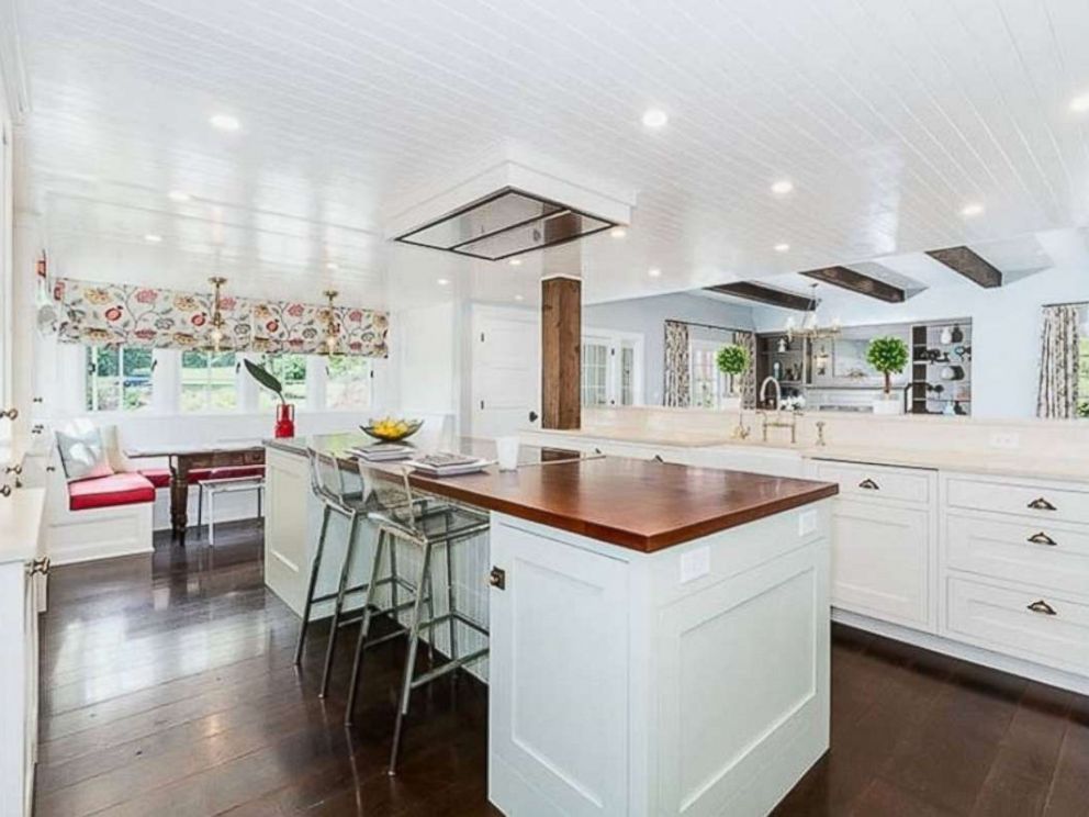 PHOTO: The kitchen inside Jeans Farm, a Redding, Connecticut farm owned by Mark Twain.