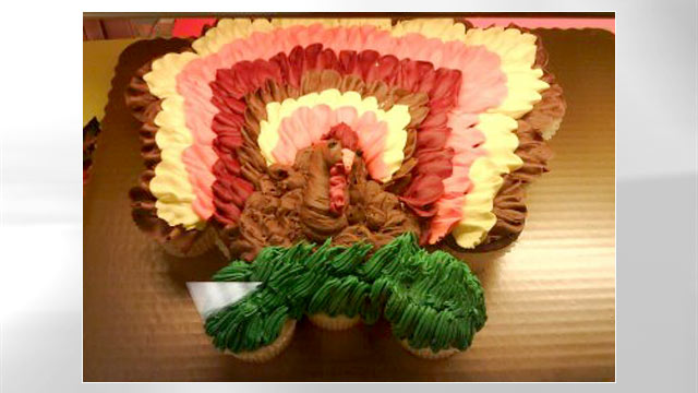 PHOTO: A Thanksgiving cake catastrophe is shown here from CakeWrecks.com.