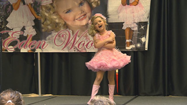 PHOTO: Eden Wood peforming in Des Moines, Iowa, during a recent tour to help launch the 'Toddlers and Tiaras' star into a higher echelon of fame.