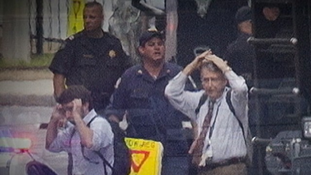 FBI Searches for Clues About DC Navy Yard Gunman