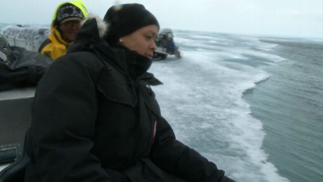 VIDEO: While tracking narwhals in the Arctic, ABCs Linsey Davis and team encounters a dire situation.