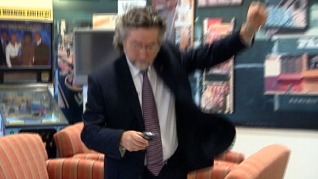 VIDEO: Ted Simon cheers when the Italian court announces Knox is acquitted of murder.