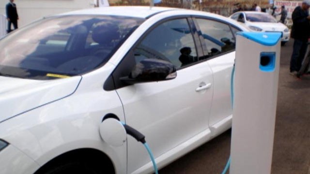 PHOTO: Better Place, a California start-up, says its electric cars cost less and go farther.