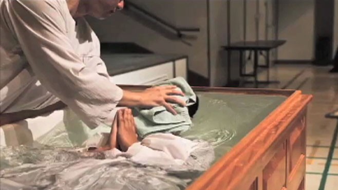 VIDEO: Chines Students in the U.S. Convert to Christianity.