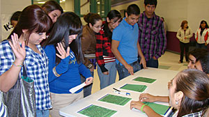 Photo: Texas teens pledge to drive responsibly