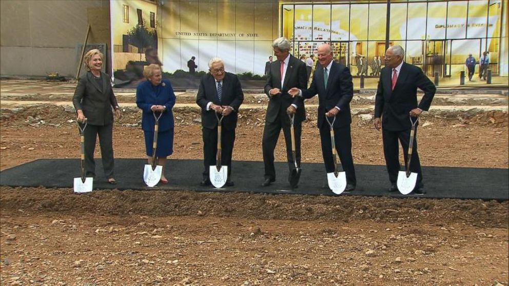 Five former Secretaries of State join John Kerry for groundbreaking of new US Diplomacy Center.