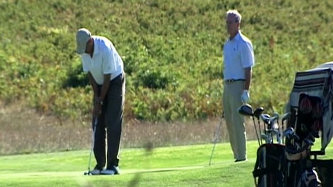 Video: Obama and Bloomberg play golf.