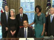 Obama Signs Memorandum on Childhood Obesity