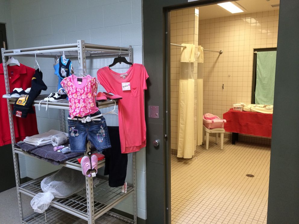 PHOTO: Before theyre taken to medical facilities, moms and kids arriving at ICEs new detention facility are given the opportunity to shower and bathe their children.