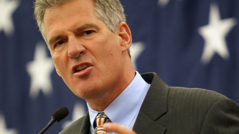 <b>Scott Brown</b> Wades Into Senate Race, Gets Emotional About New Hampshire Roots ... - AP_Scott_Brown_mar_140314_16x9_992