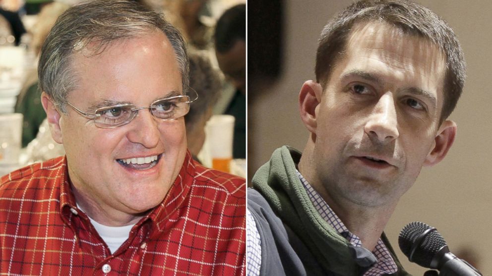 PHOTO: From left, Mark Pryor and Tom Cotton in Gillett, Ark., Jan. 11, 2014.