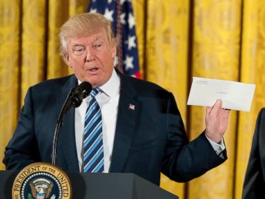 President Trump Swears in Senior Staff, Touts Obama Oval Office Letter