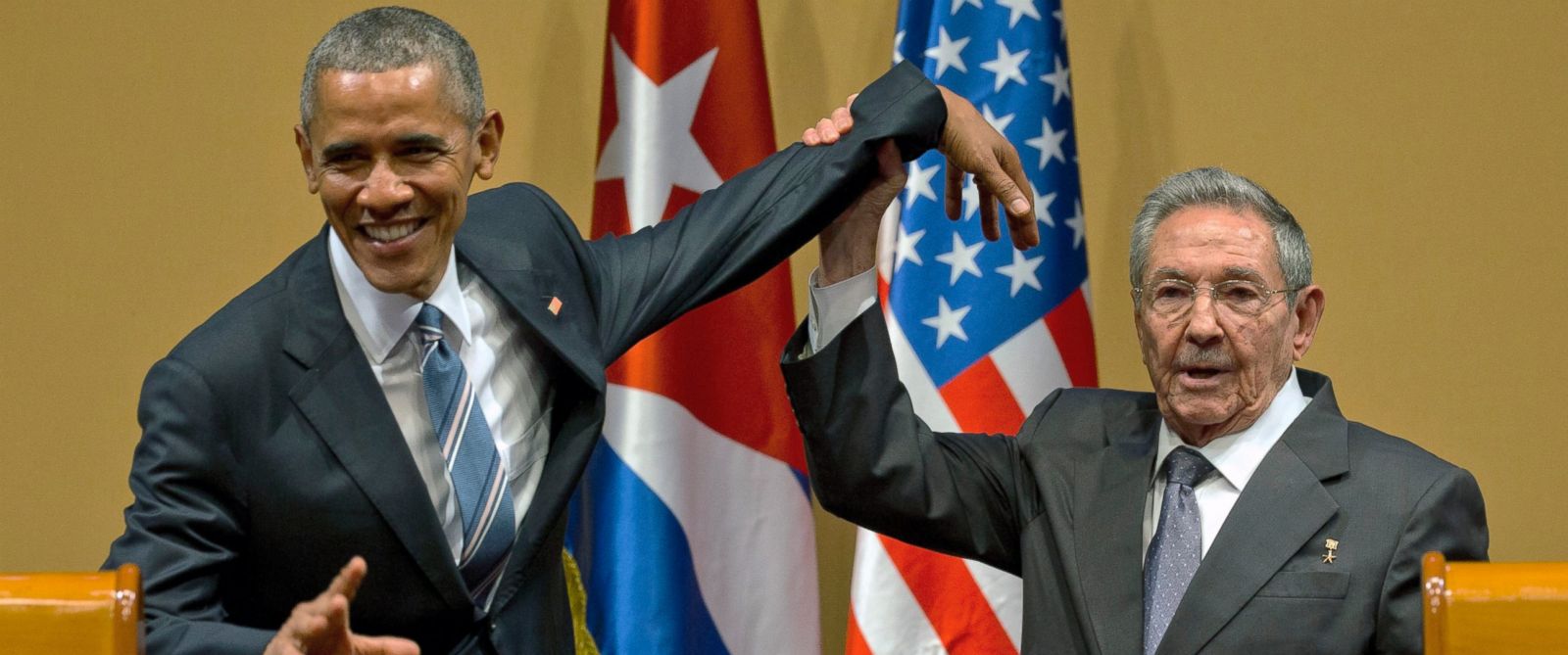 AP_obama_castro_er_160328_12x5_1600.jpg (1600×669)