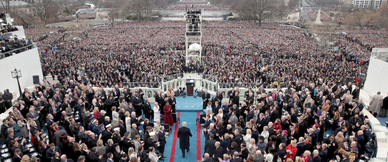 GTY-trump-oath-crowd-jef-170120_12x5_1600.jpg