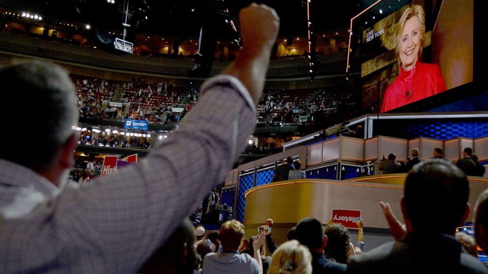 ANALYSIS: Clinton Seeks Fresh Start With Help From Bill, Bernie and History