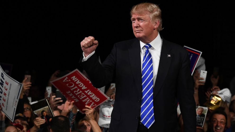 Trump Repeats Call for Poll Watches, Asks Obama Not to Pardon Clinton