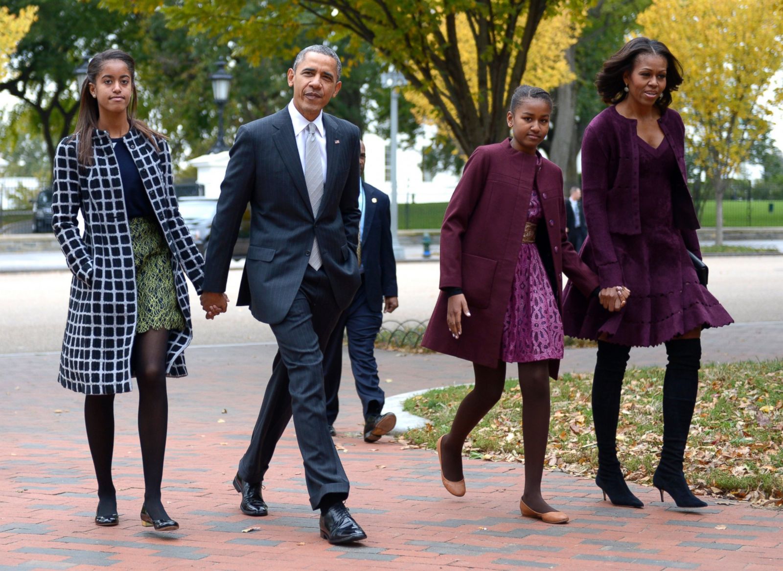 Obamas eldest daughter went to the rally on her own on January 28, 2017 Obamas eldest daughter went to the rally on her own on January 28, 2017