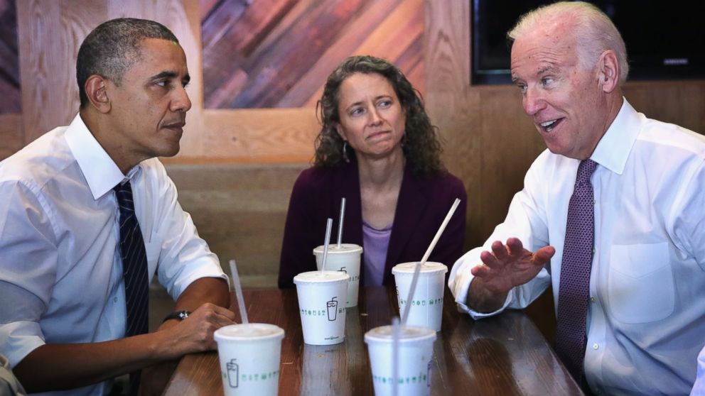 PHOTO: President Barack Obama and Vice President Joseph Biden meet with Meredith Upchurch