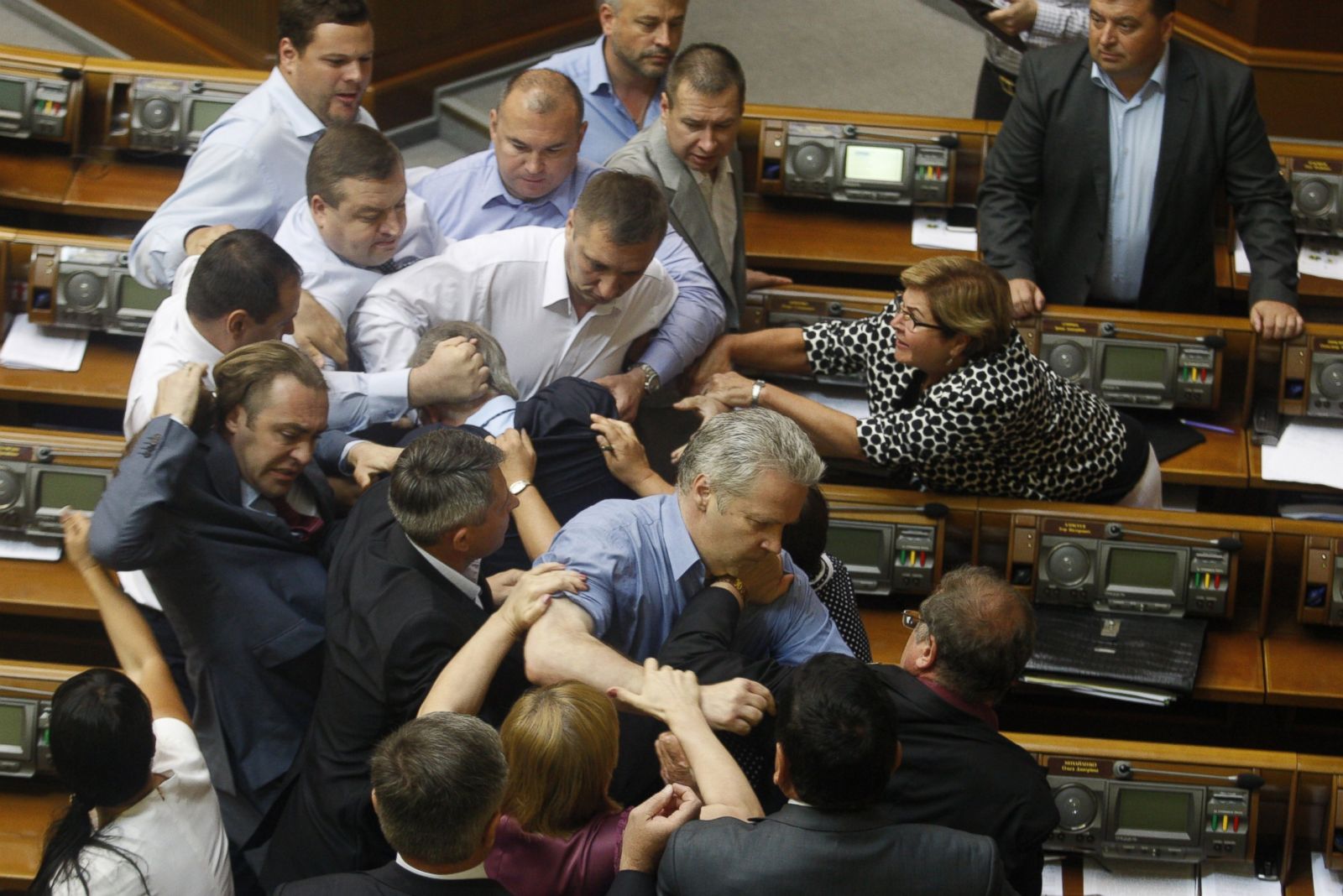 Brawl Erupts in the Ukrainian Parliament Picture | When Politicians Attack - ABC News1600 x 1068