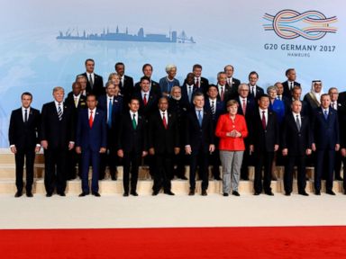 World leaders gather for G-20 group photo