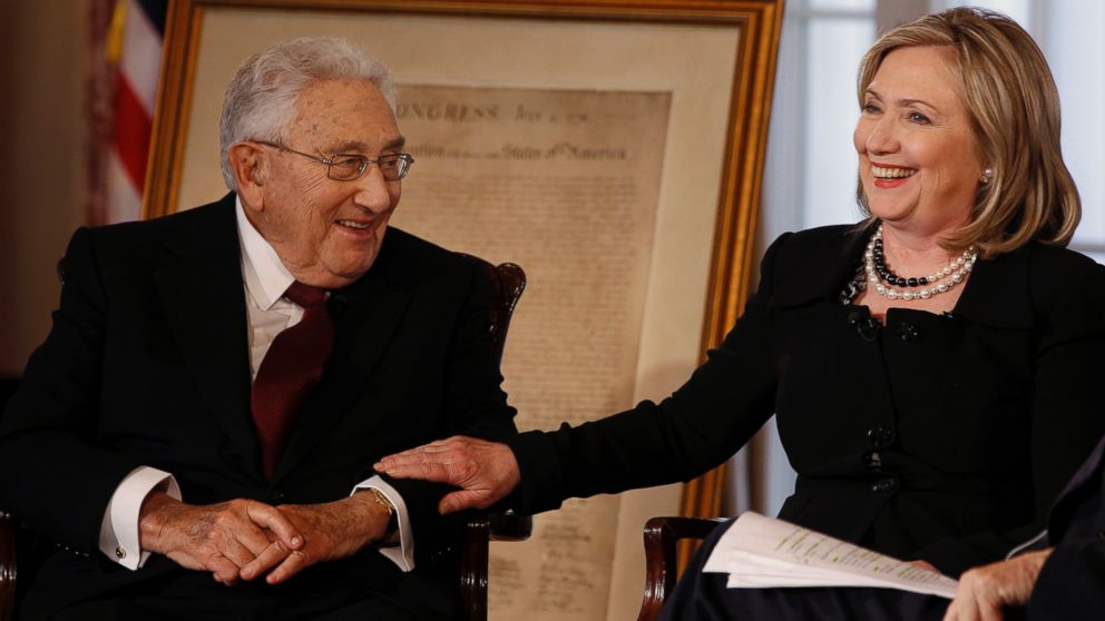 RT_hillary_clinton_and_henry_kissinger_1