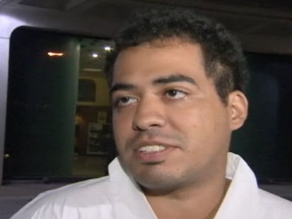 VIDEO: Juan Rodriguez was arrested after streaking at an Obama rally to win $1 million - abc_abc_obama_streaker_101012_ms