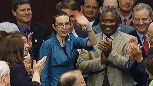 PHOTO: Rep. Gabrille Giffords makes first appearance in Congress since being shot