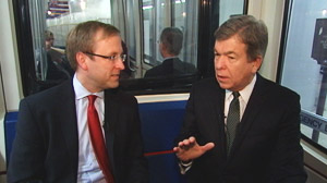 PHOTO Jon Karl and Senator Roy Blunt ride the underground subway in the US Capitol.