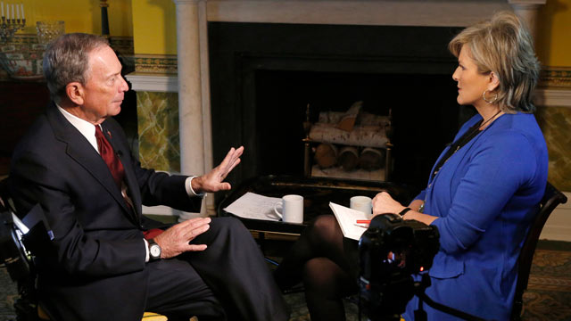 PHOTO: "Nightline" anchor Cynthia McFadden talks with New York City Mayor Michael Bloomberg about his thoughts on gun control in the wake of the Sandy Hook Elementary School shooting.