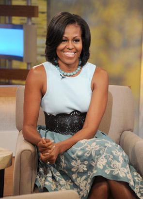 First Lady Dons Colorful Dress at Correspondents Dinner