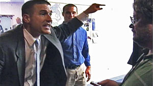 Photo: Arizona pastor who prays for Obamas death gets into an argument with reporters.